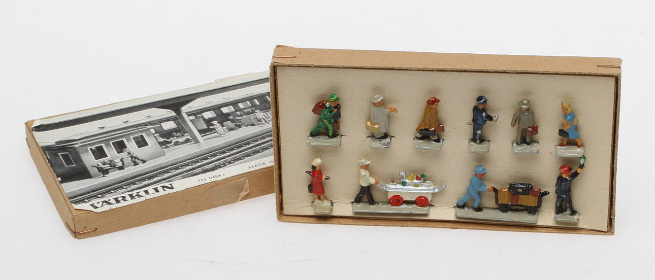 MODELLTÅG MÄRKLIN 10 figurer i originalkartong 404 Ga.