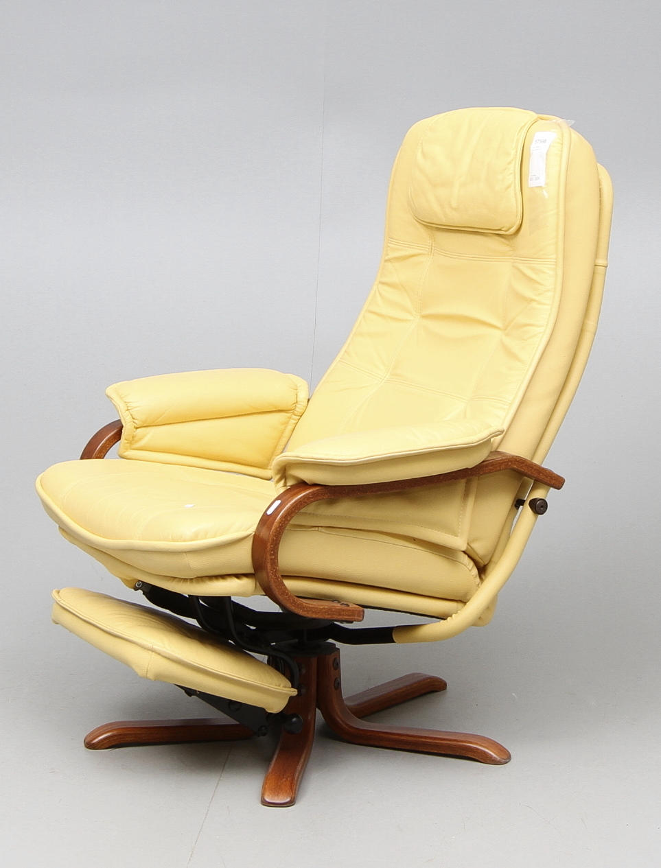 SNURRFÅTÖLJ, sent 1900-tal.