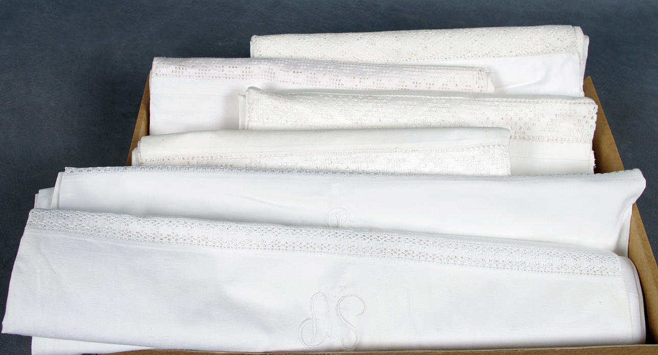 LAKAN MED SPETS OCH BRODYR.