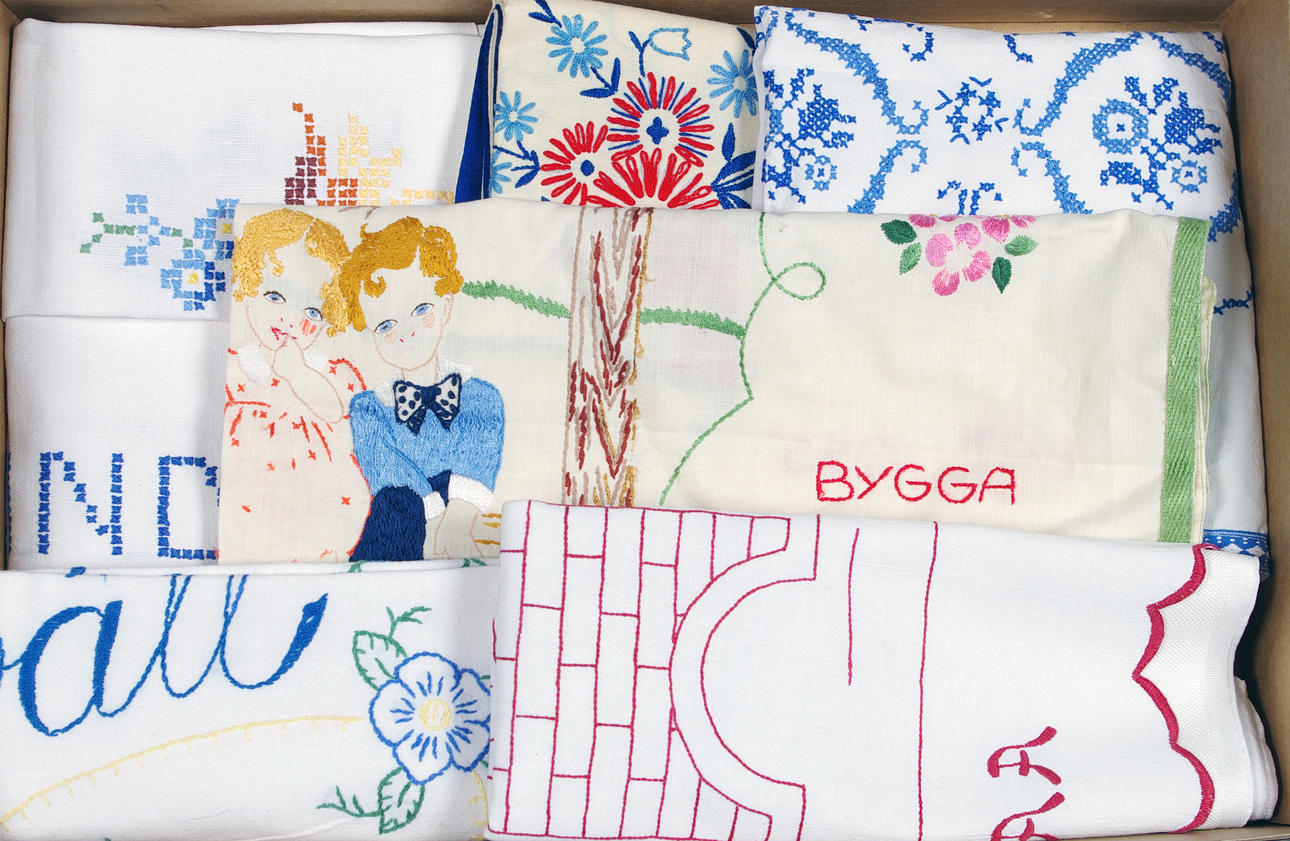 BRODERADE BONADER SAMT PARADDUKAR.