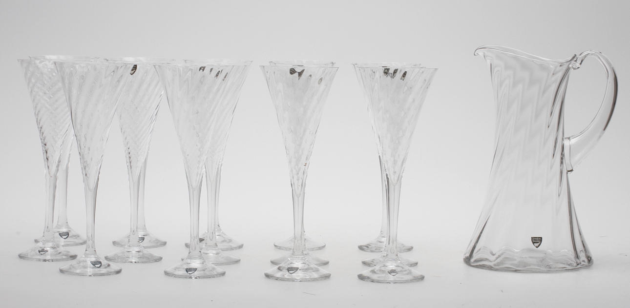 CHAMPAGNEGLAS samt CHAMPAGNEKANNA, 15 delar, "Helena" Gunnar Cyrén, Orrefors.