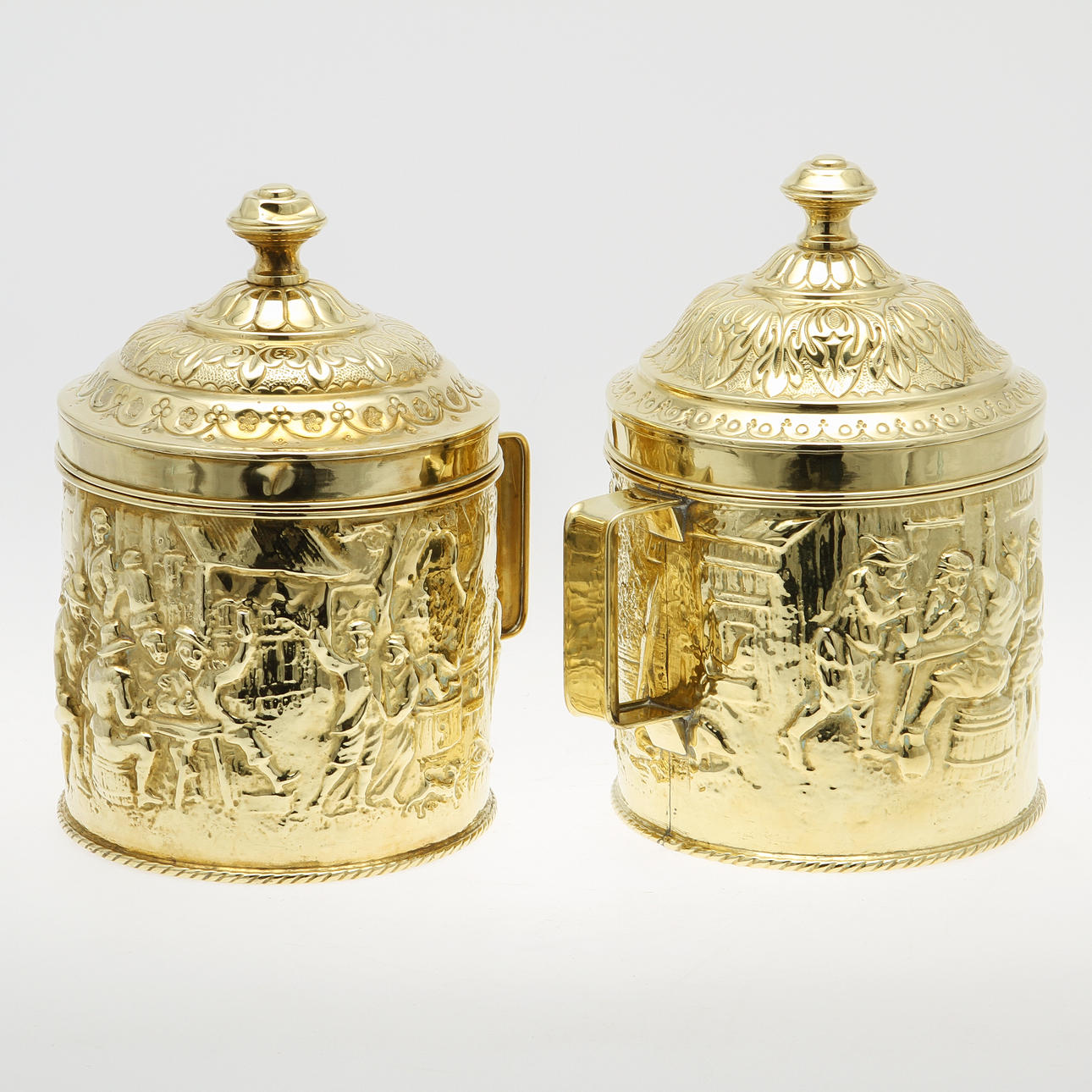 LOCKBURKAR, 2 st, mässing, 1900-tal.