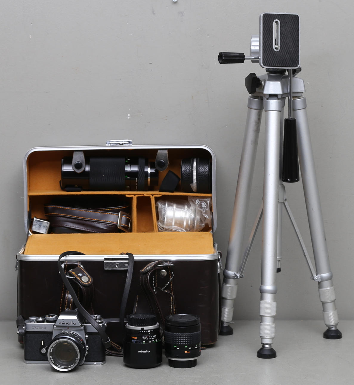 CAMERA, Minolta XE-1 with LENS.