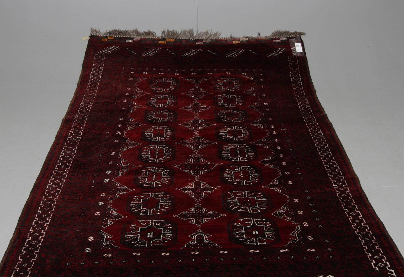 MATTA, Orientalisk, 240 x 153 cm.