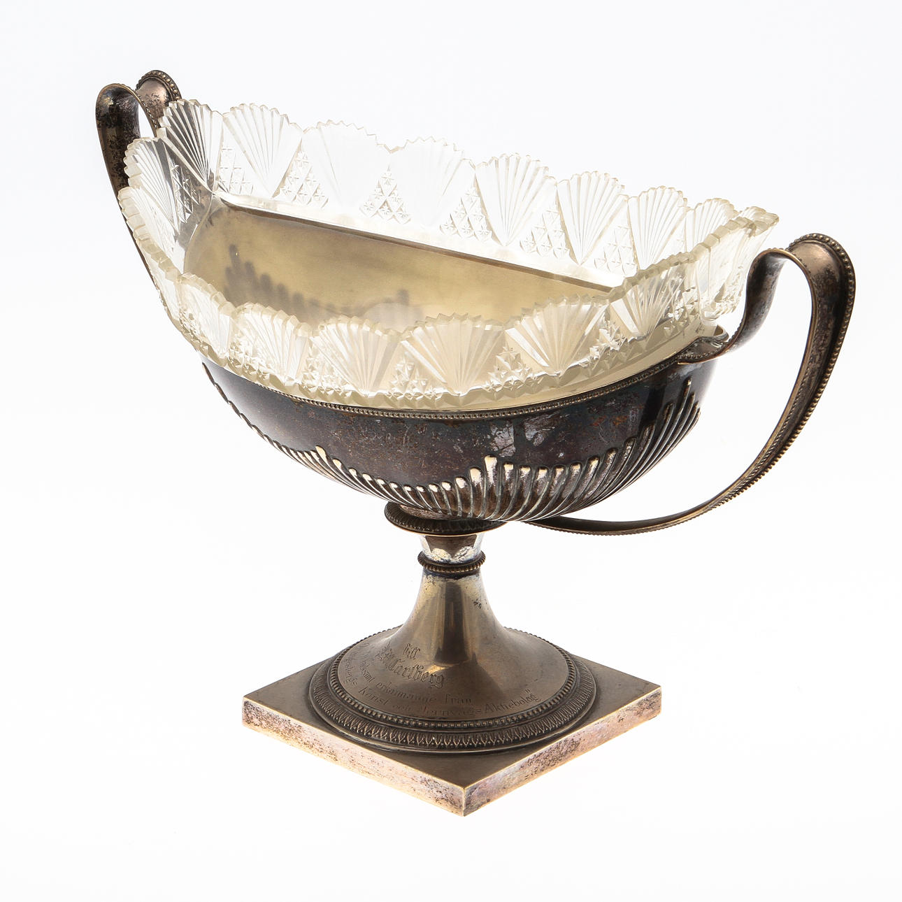 JARDINIÈRE, silver. C.G Hallberg, Stockholm, 1896. Vikt 1000 gram.