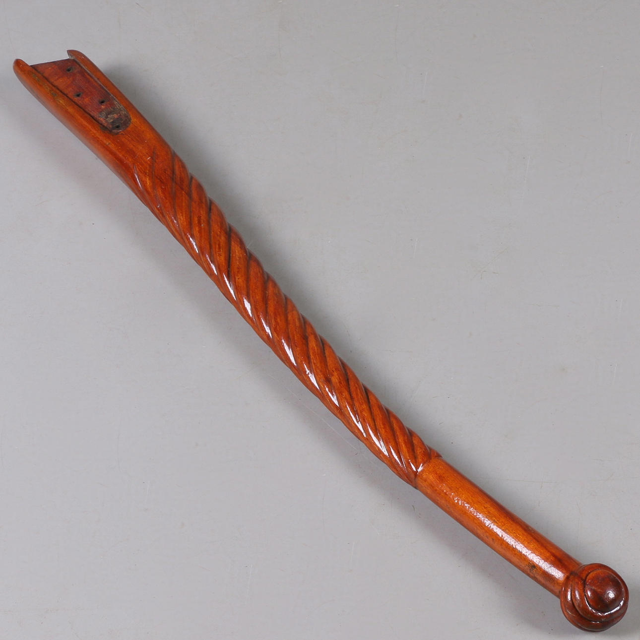 ROR, træ, håndskåret, til sejlbåd, 1900-tallet.