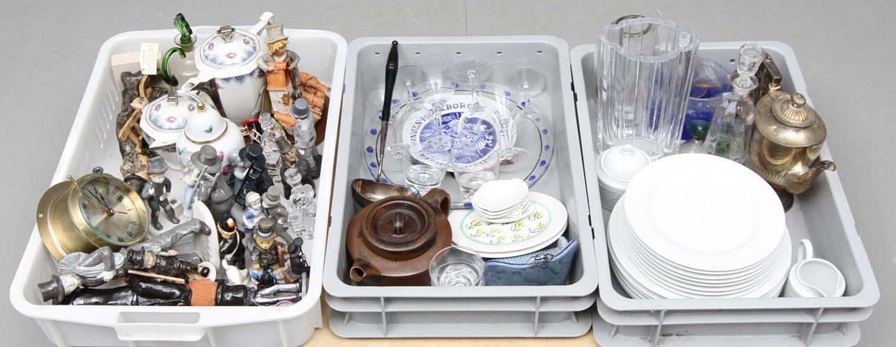KERAMIK, GLAS och METALL, bl.a. Orrefors, Gustavsberg, Kosta med mera.