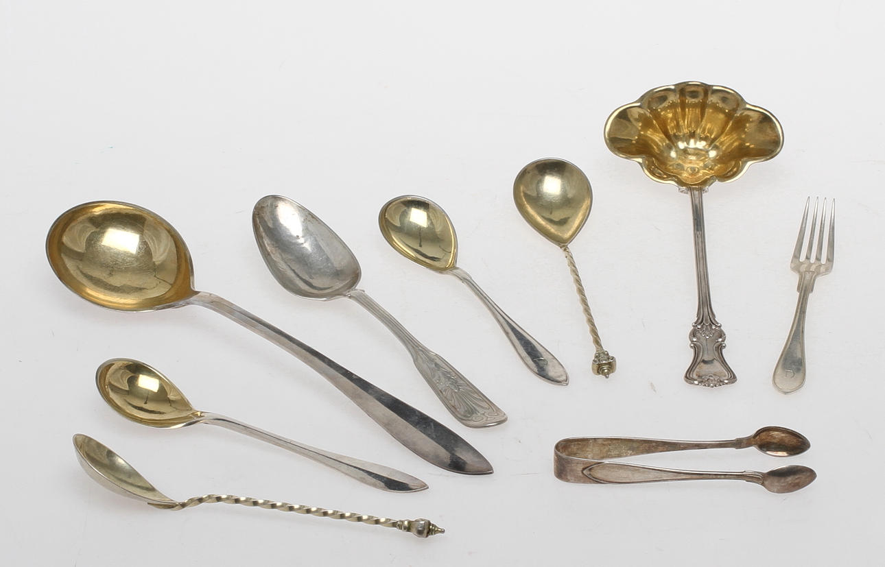 PARTI SILVER, bland annat Anders Nilsson Lund 1916. Total vikt ca 306 gram.