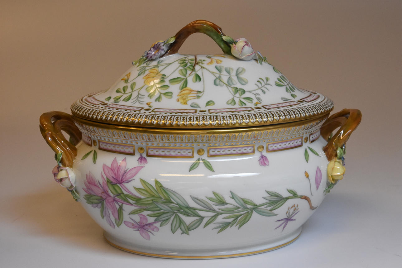 TERRIN, "Flora Danica" Royal Copenhagen, Model 180.