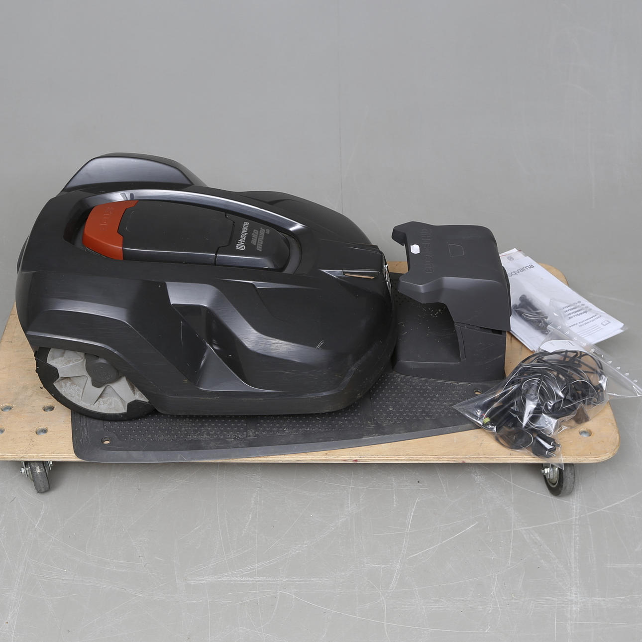 ROBOTGRÄSKLIPPARE, Automower 320, Husqvarna.