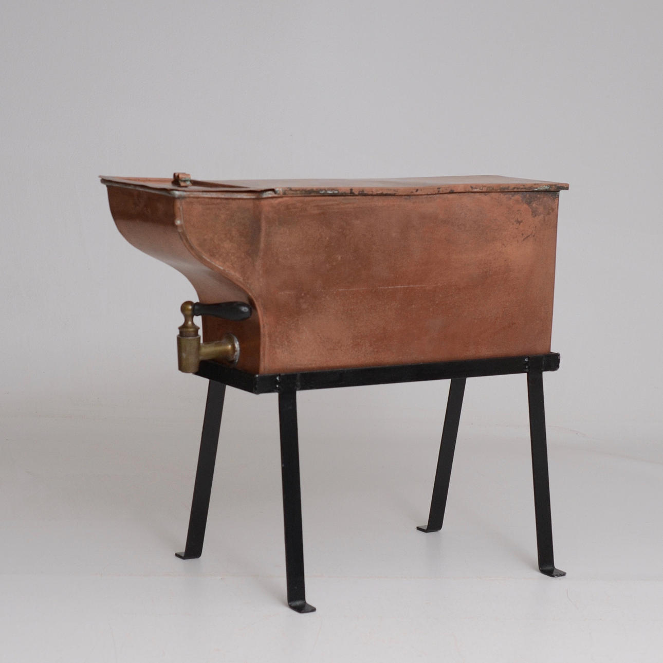 VATTENCISTERN, Skultuna koppar.