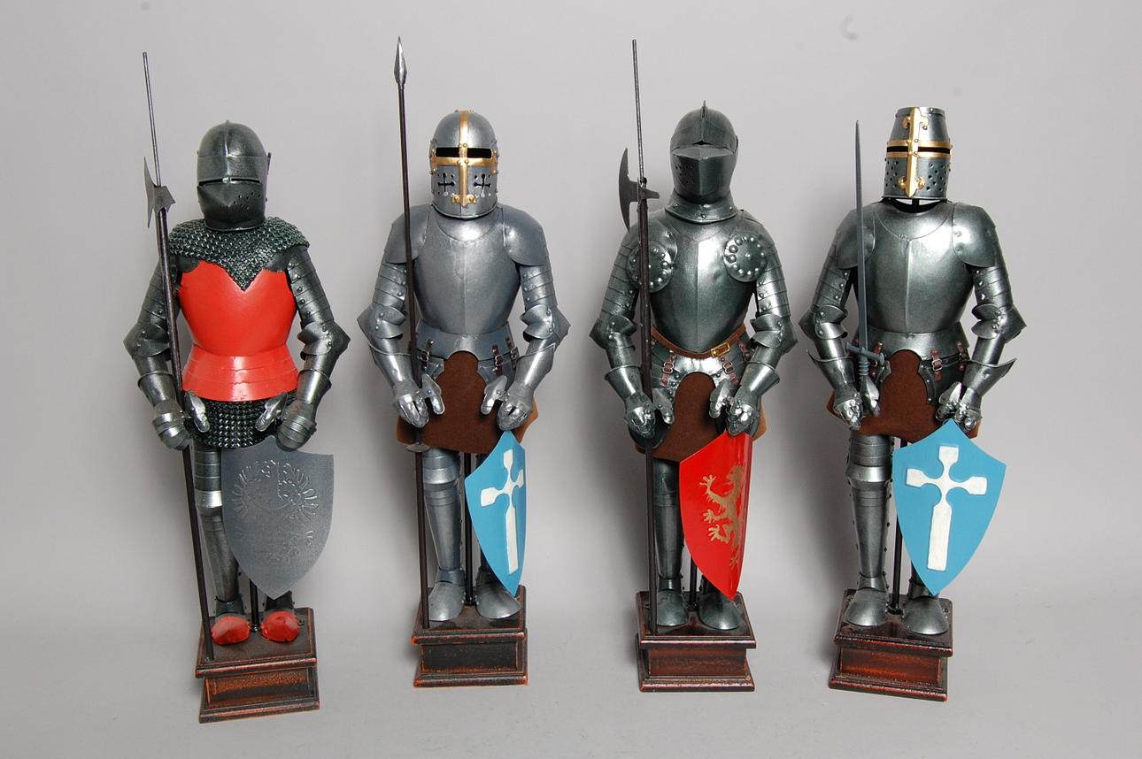 RIDDARRUSTNINGAR, modeller, 4 delar, 1900- talets senare del.