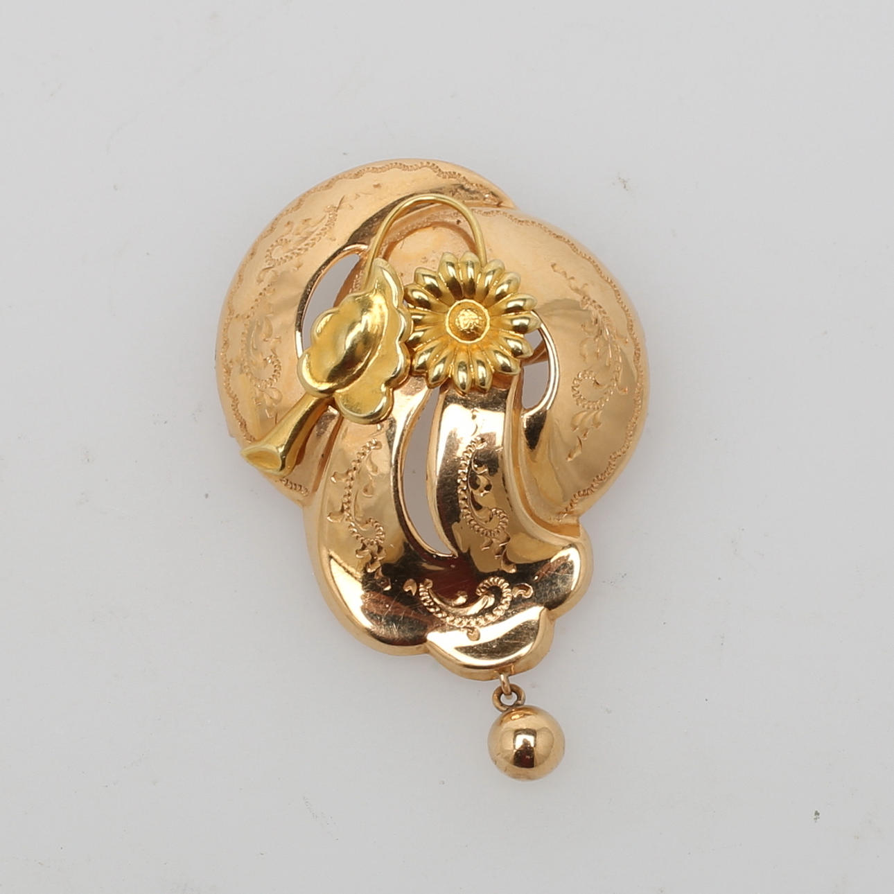 BROOCH, gold 18k, weight 4.66 grams.