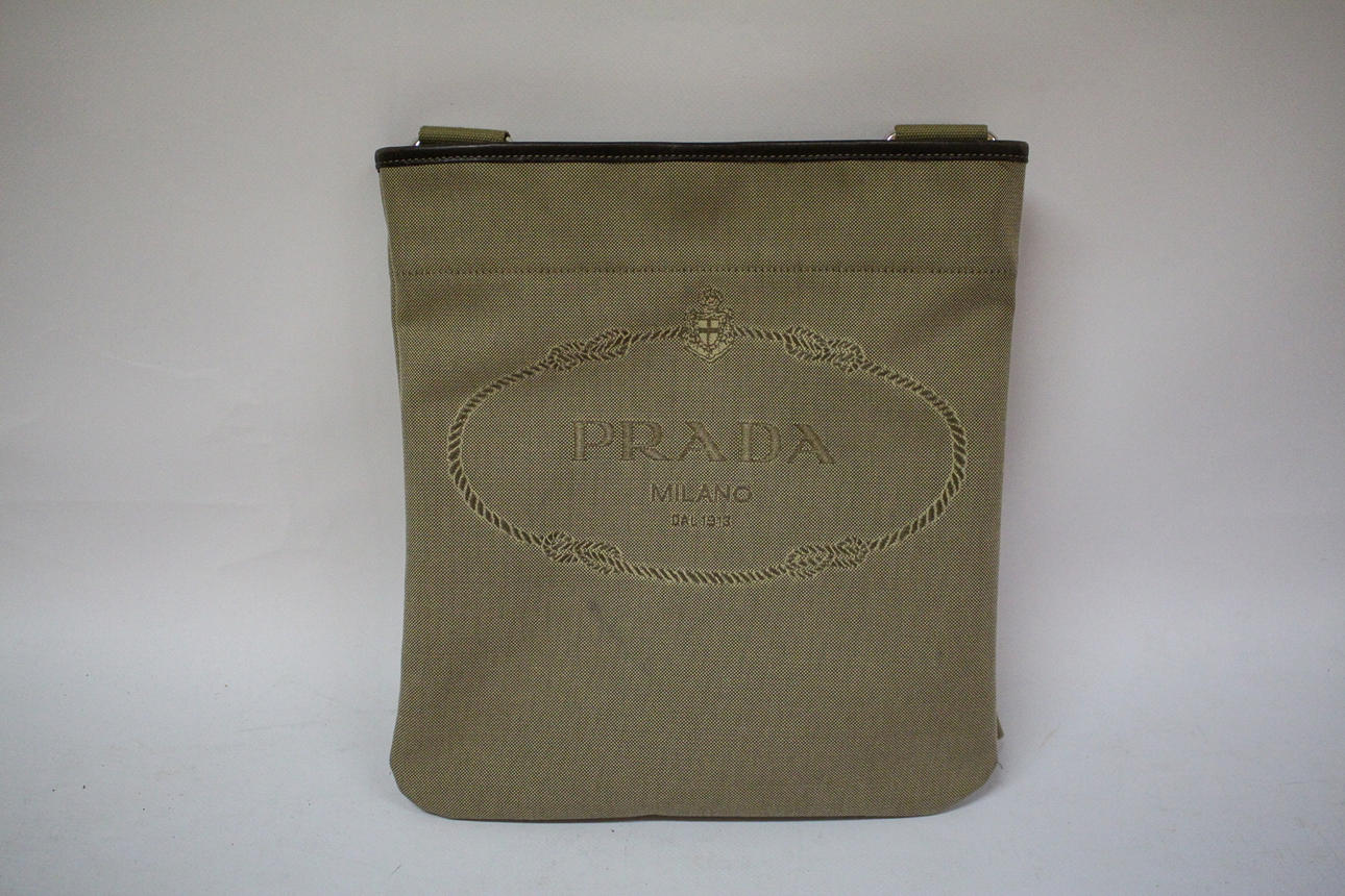 HÅNDTASKE, Prada, Skuldertaske.
