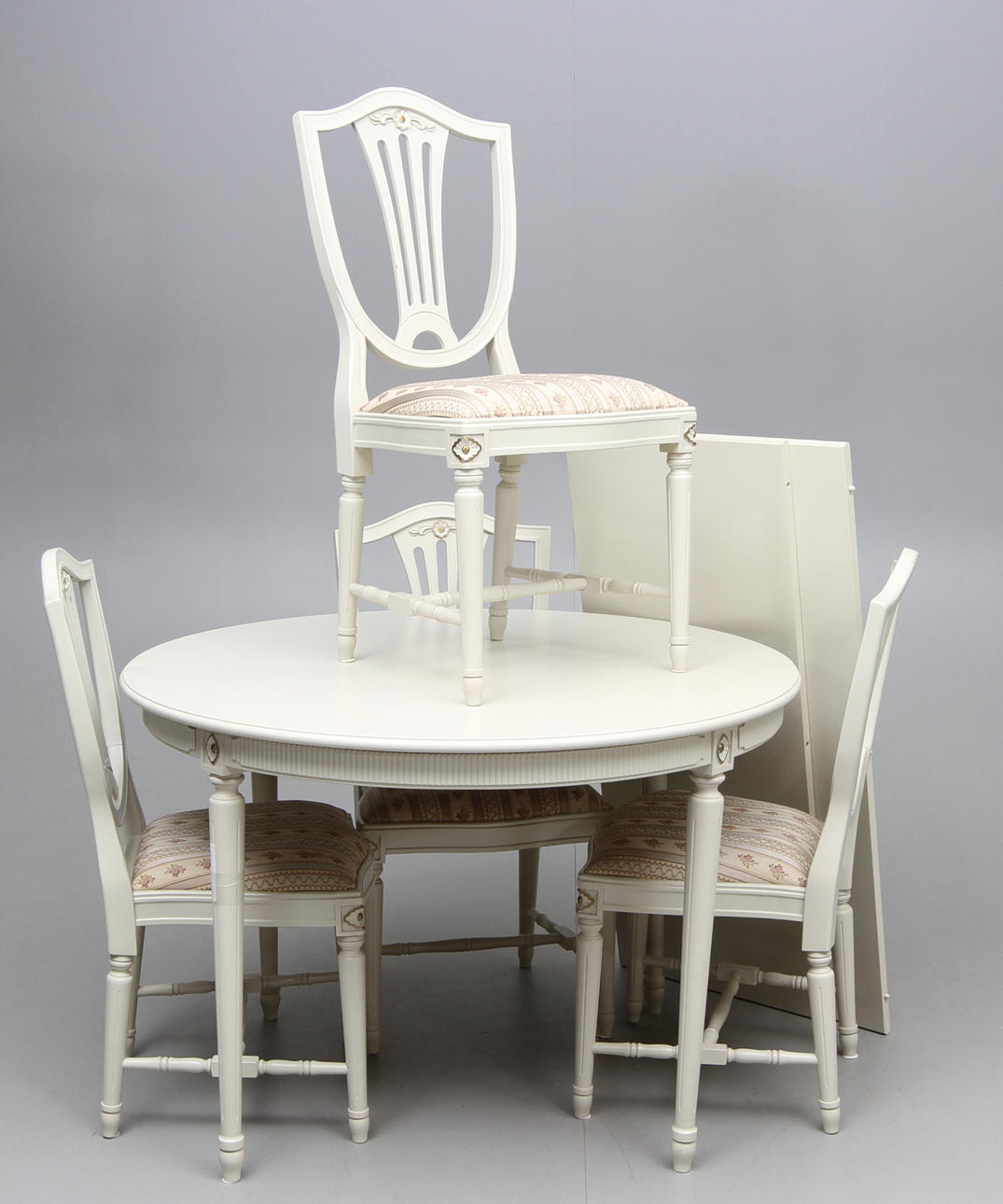 MATSALSMÖBEL, 5 delar Gustaviansk stil sent 1900-tal.