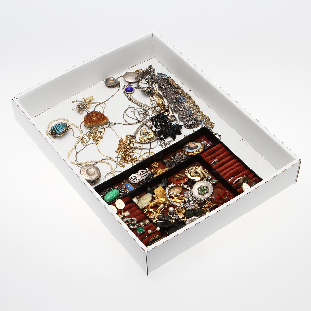 SMYCKEN, diverse bijouterier.