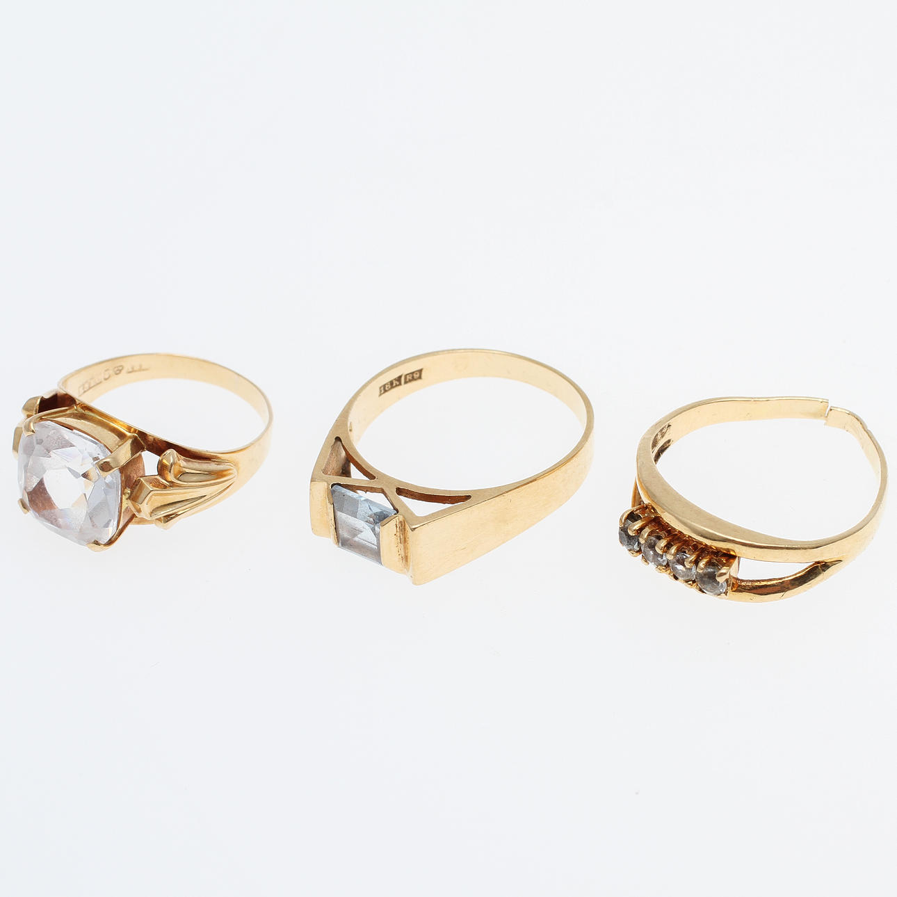 RINGAR, 3st, 18k guld med stenar, 9,5 gram.