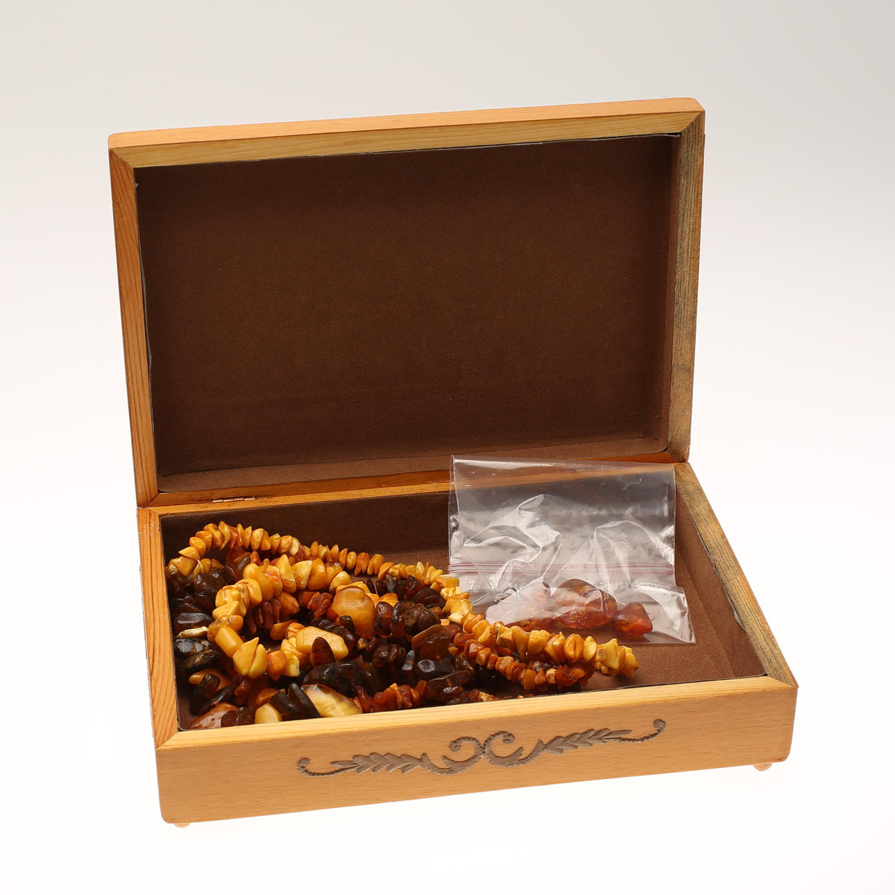 NECKLACE, 3 pcs., AMBER STONE, 5 pcs. BOX.