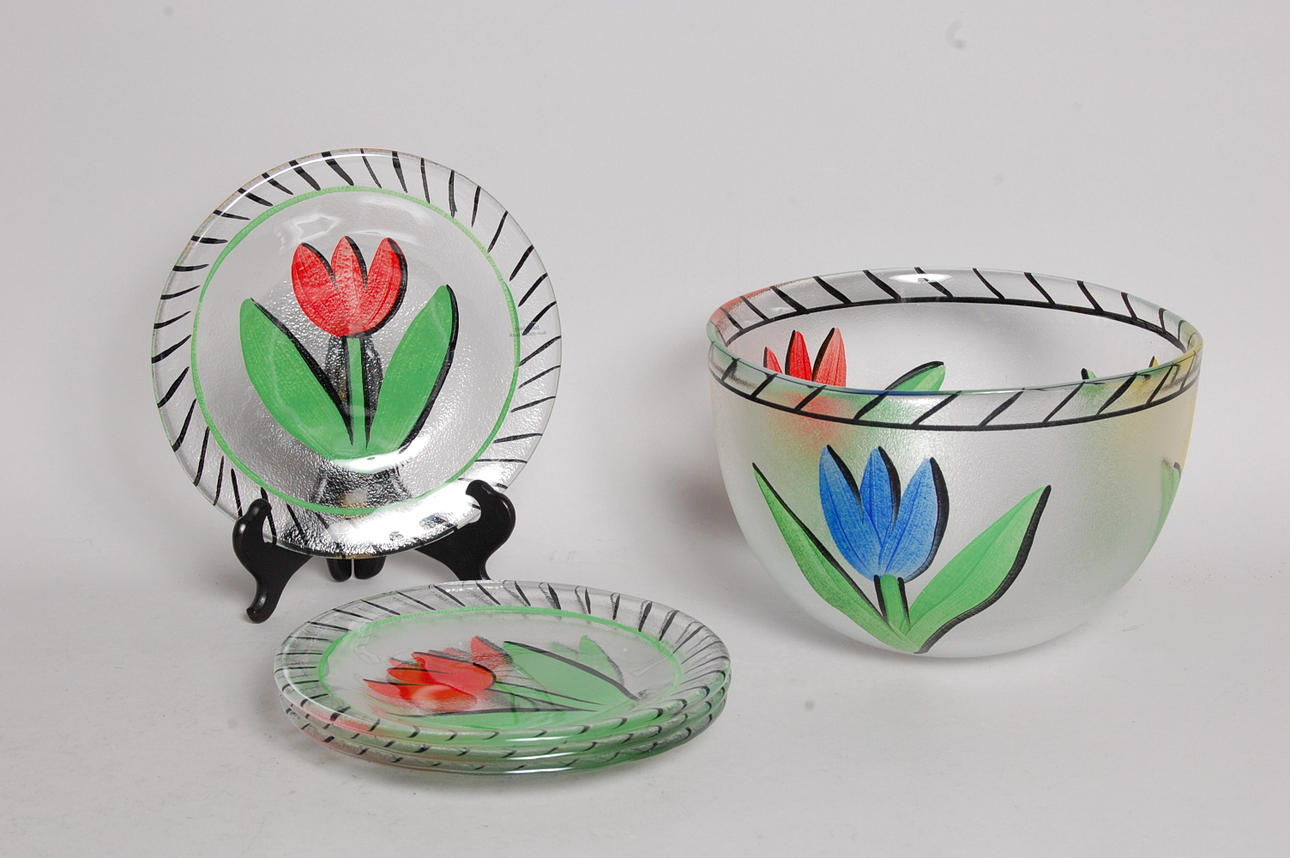 ULRIKA HYDMAN-VALLIEN. 5, delar, skål, tallrikar.