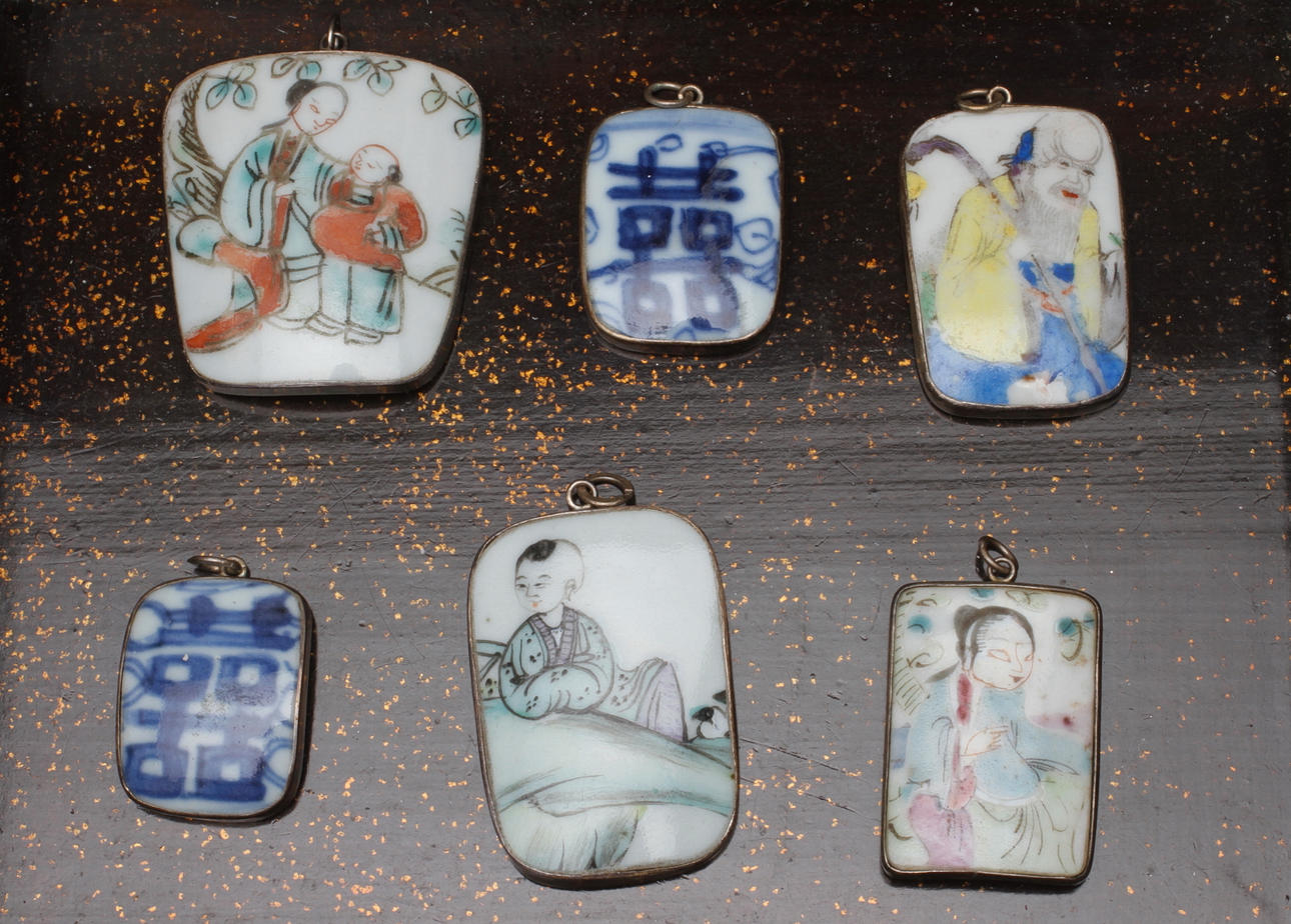 Hängen, 6 st, porslin samt silver, Orientaliska.