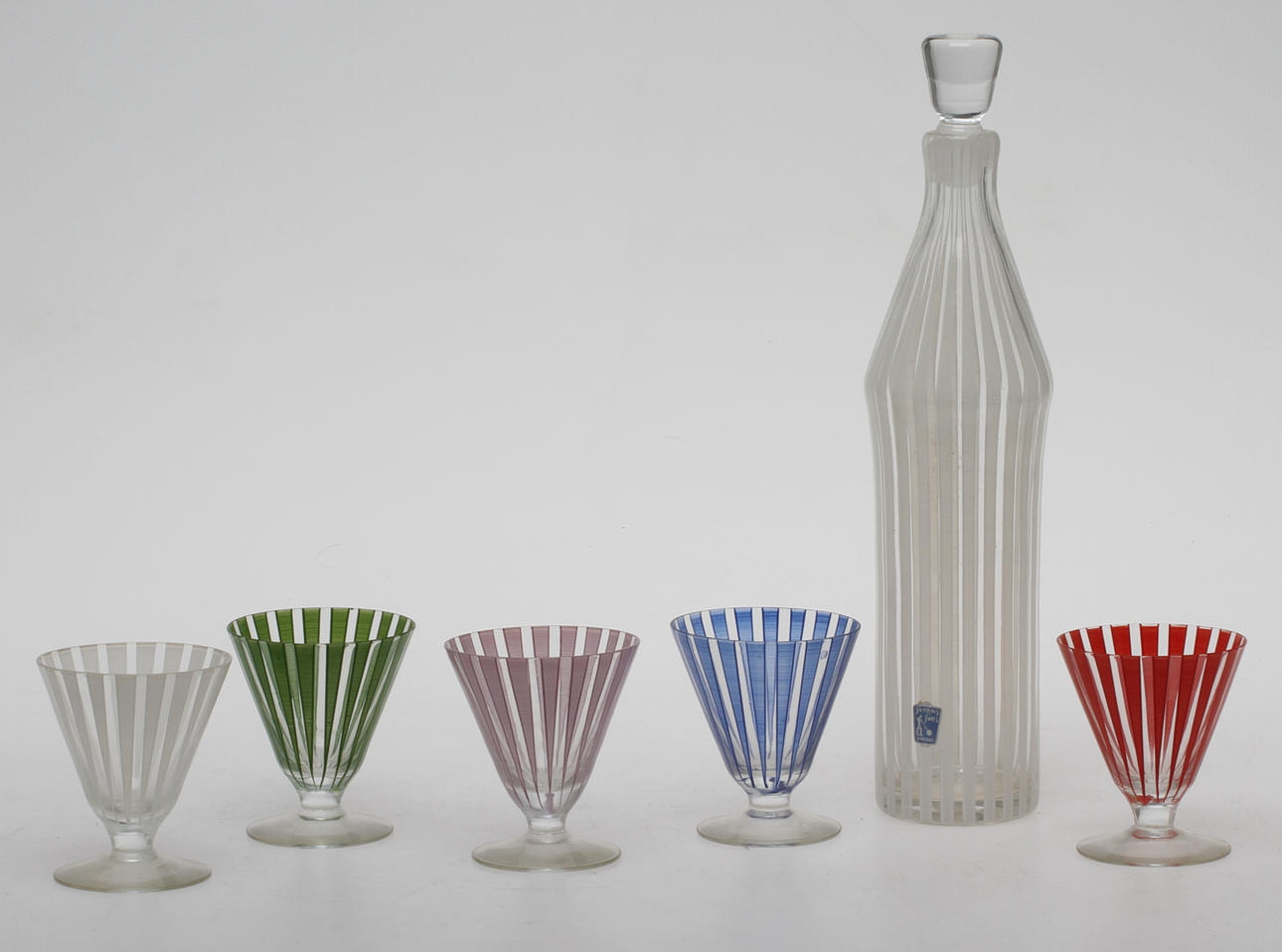 KARAFF och STARKVINSGLAS, 5 st, "Strikt", Bengt Orup, Johansfors.