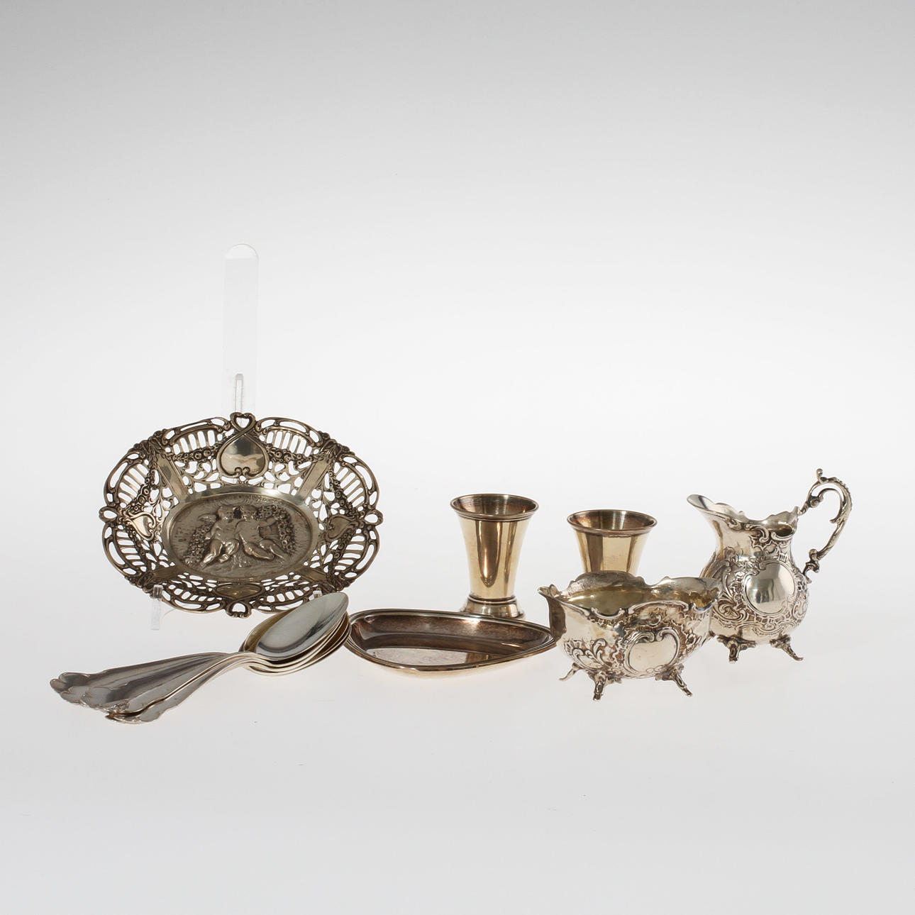 SILVER OBJECTS, 12 pieces, 1900s, approx. 450 grams. Silver & Metals ...
