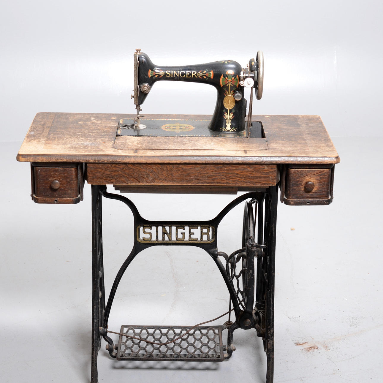 SEWING MACHINE, Singer.
