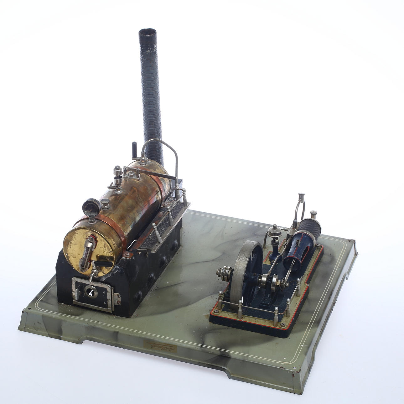 FLEISCHMANN ångmaskin på bottenplatta.