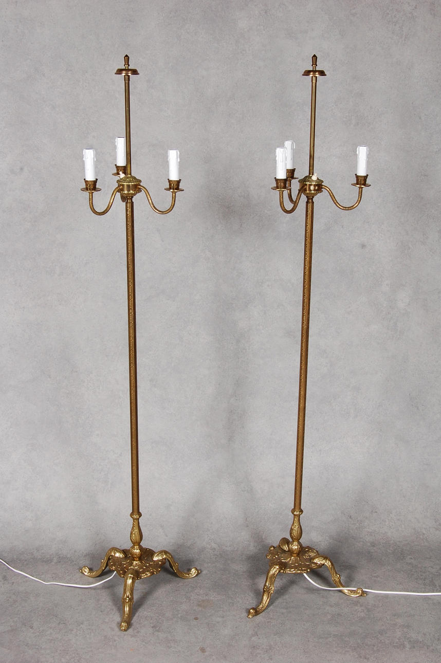 GOLVLAMPOR, 1 par, gjutenmässing, 1940-tal, ( Nr. 1).