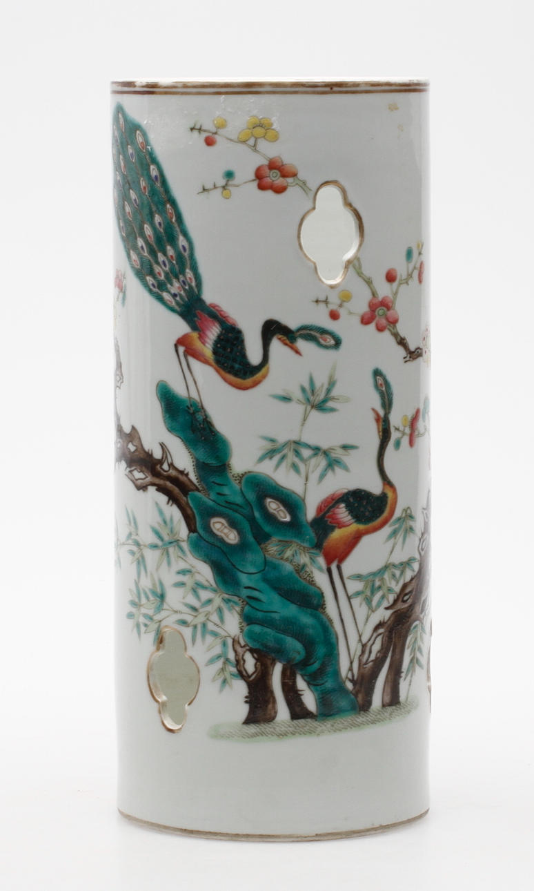 PENSELVAS, Kina, dekor med påfåglar.