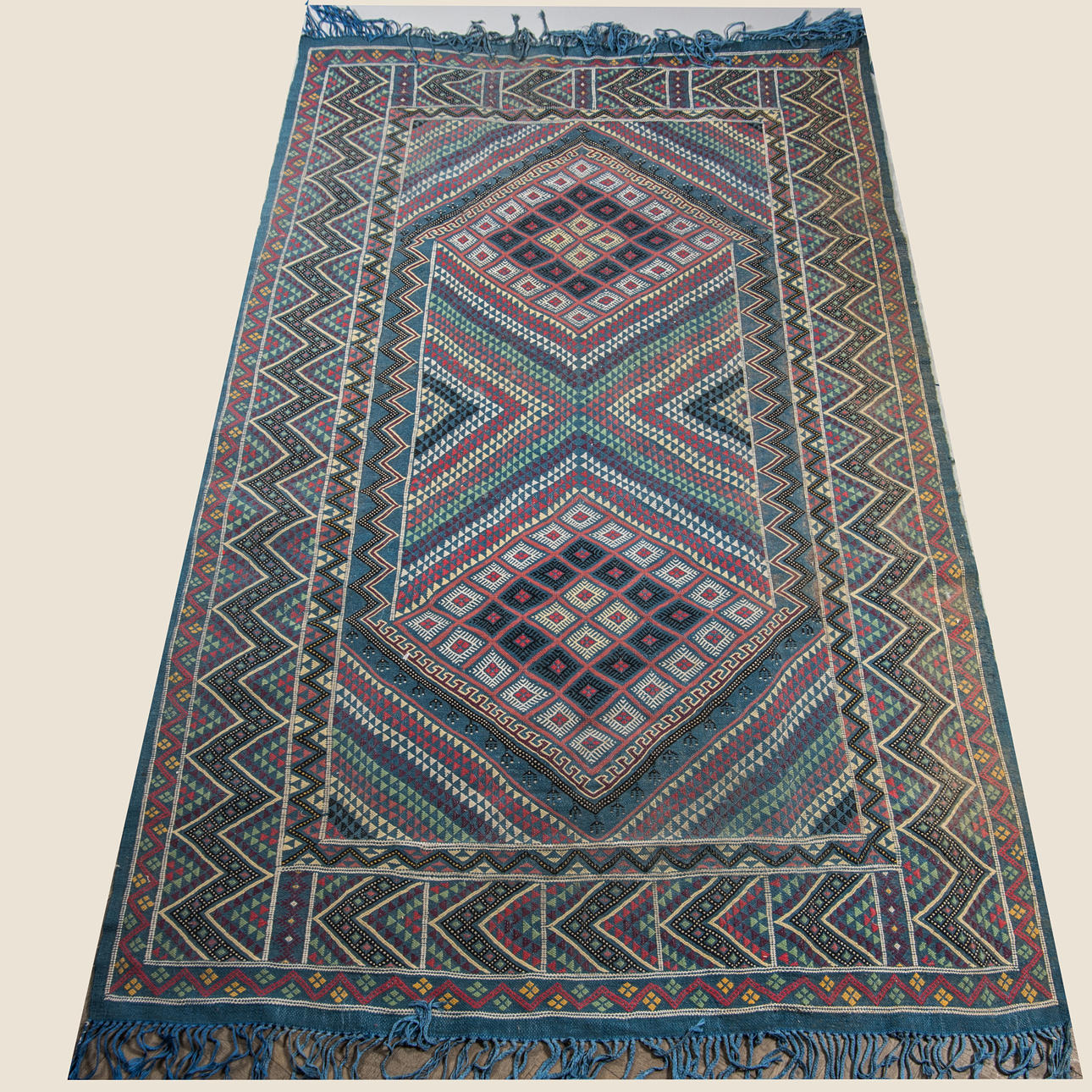 CARPET, Tunisia, 280 x 170 cm.