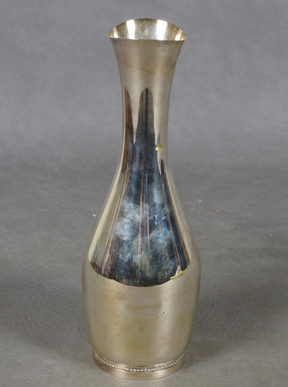 VAS, silver, 242 gram.