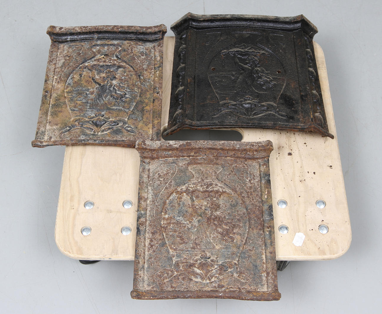 UGNSLUCKOR, gjutjärn, jugend, tidigt 1900-tal.