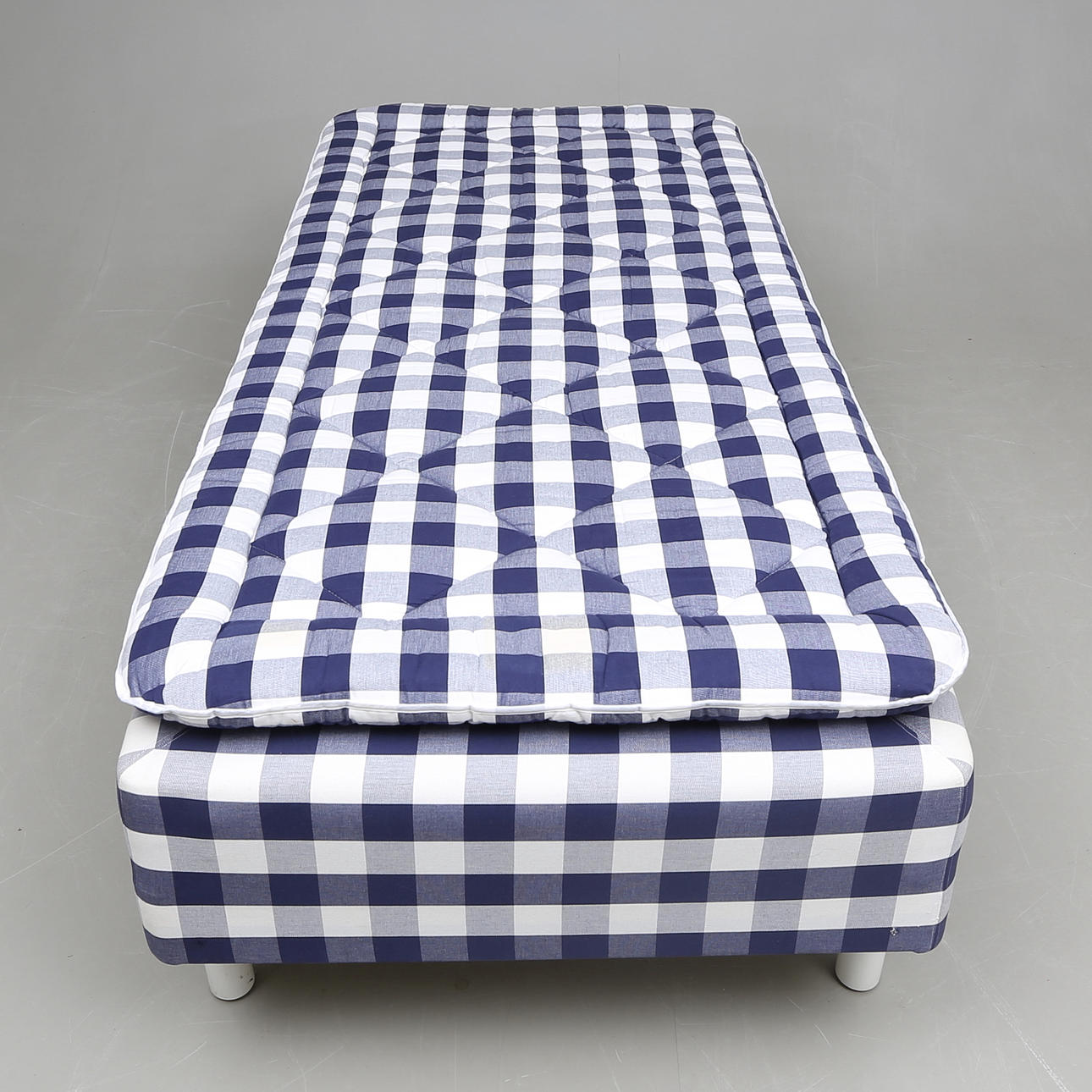 SENG med MADRAS, Hästens.