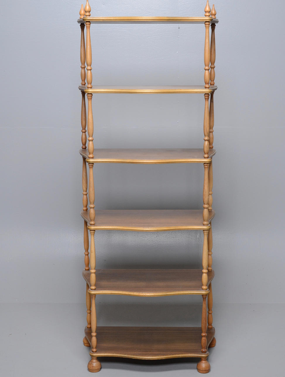 ATHENIEN HYLLY, pähkinä.