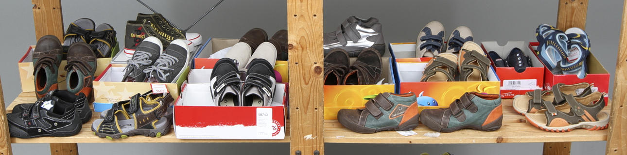 NYA BARNSKOR, 17 par, Bopy, Superfit mm. Pojkmodell (ett par flickmodell) storlek 31-33.