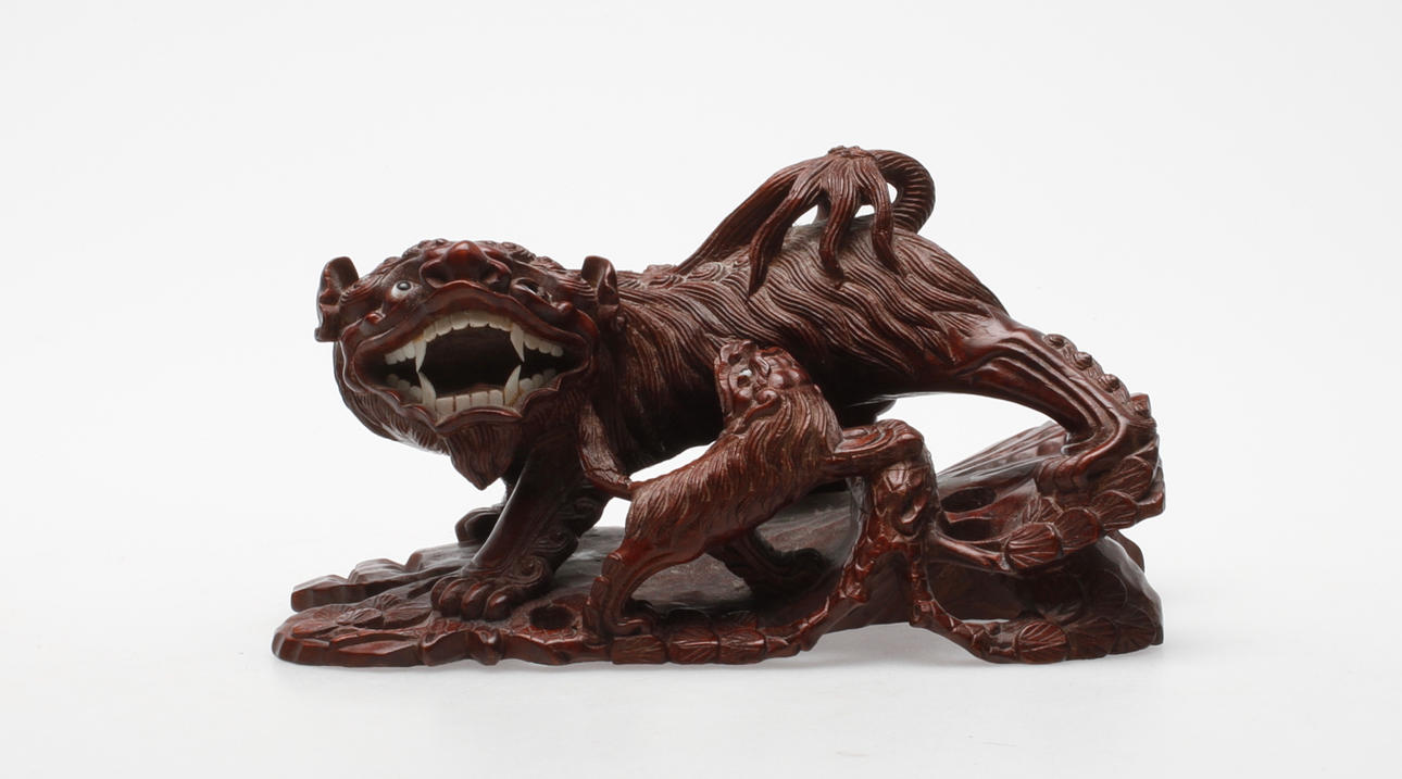 FOHUNDAR, Rosenträ, Kina.