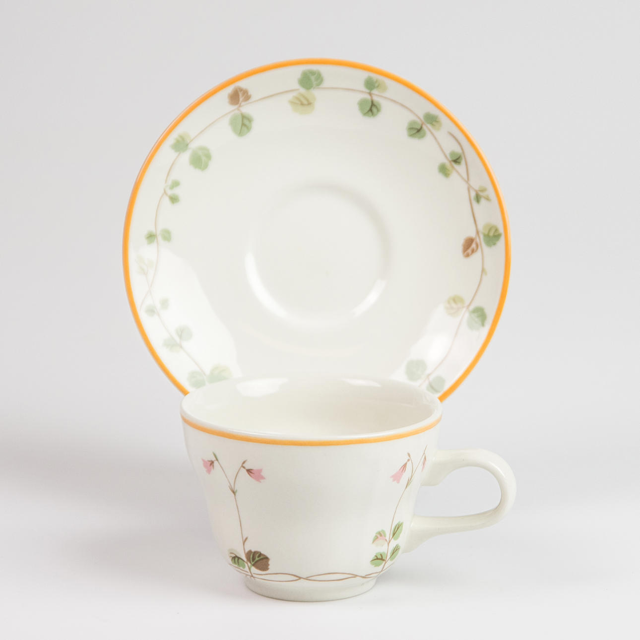 JUEGO DE CAFÉ, 24 piezas, Churchill, Inglaterra.