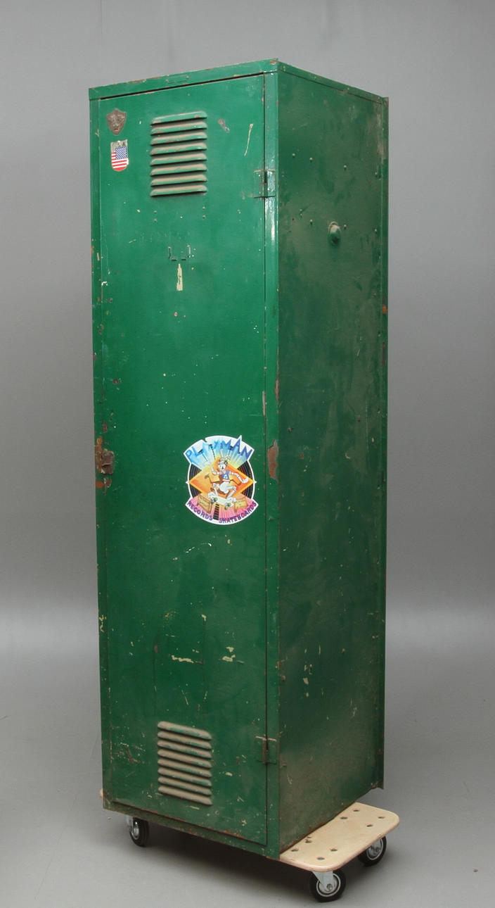 LOGEMENTSKÅP, plåt, 1900-tal.