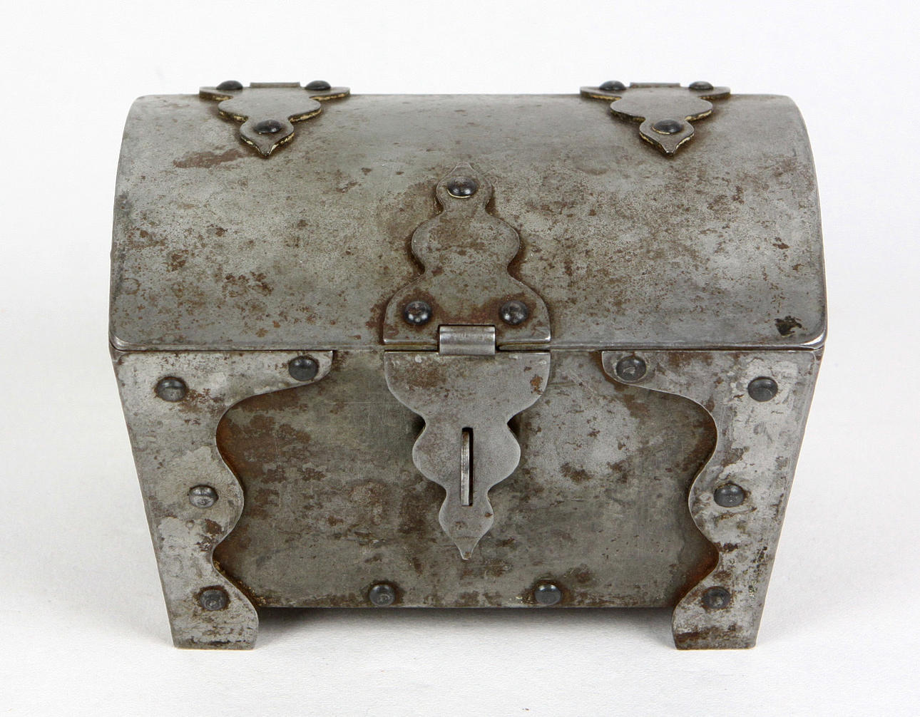 ALTE METALLTRUHE, KASSETTE.