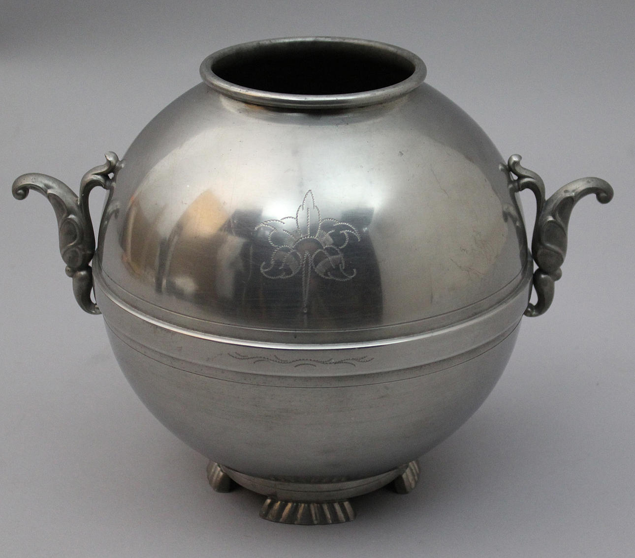 KLOTVAS i tenn. 1930-tal. Edlunds silverfabrik AB, Stockholm.