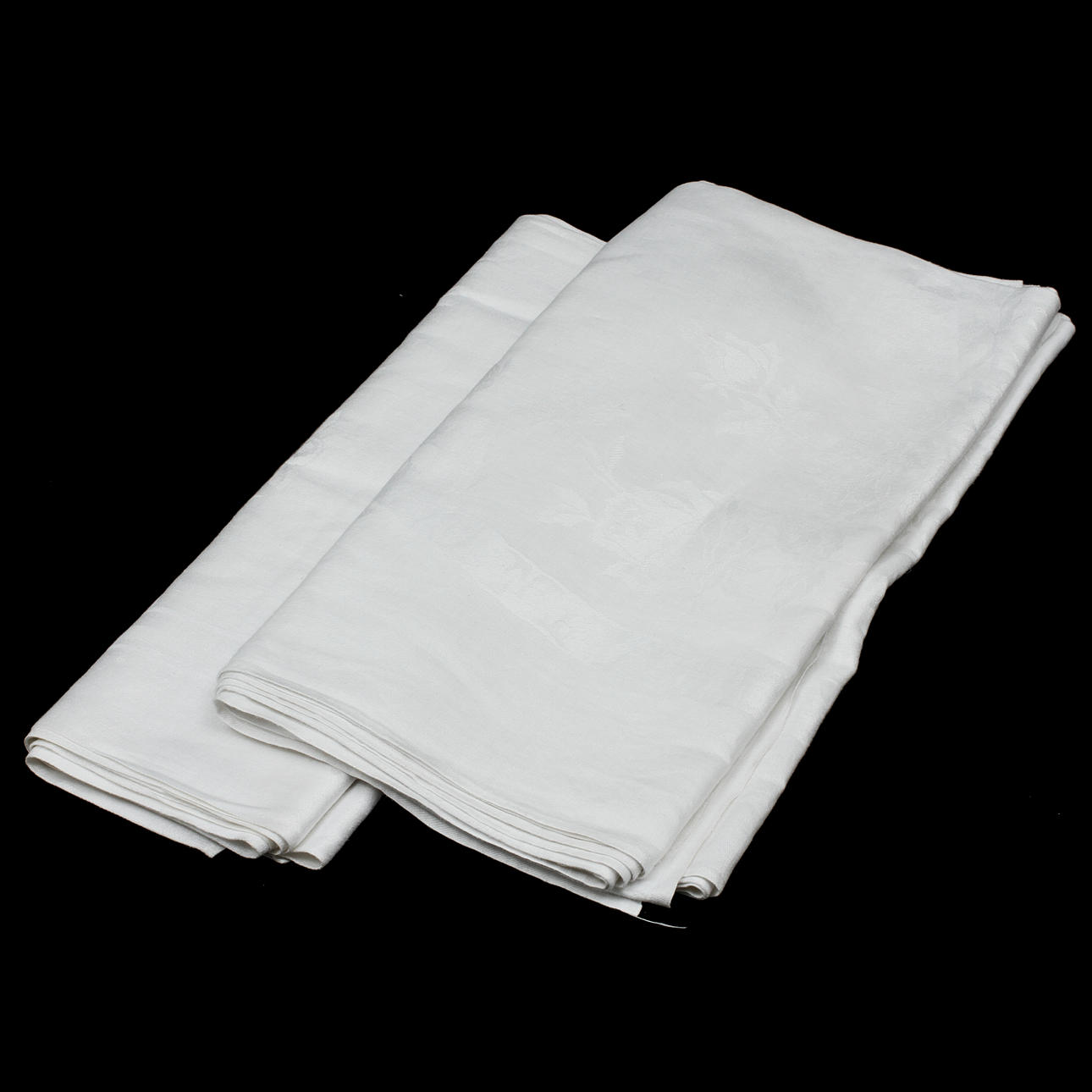 LINNEDUKAR, 2 st, 180x180 resp 215x135.