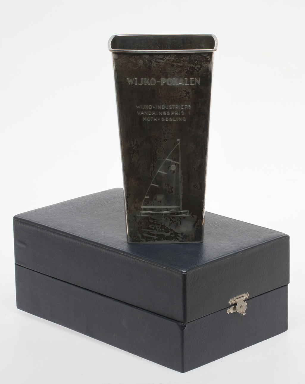 VANDRINGSPOKAL, silver, stmpl SUN Stockholm 1962. Vikt 633 gram.