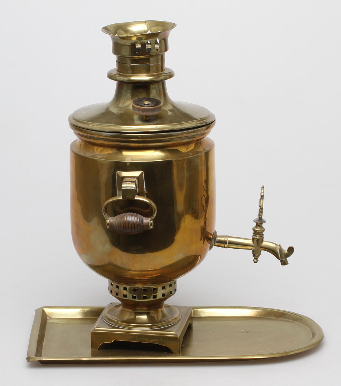 SAMOVAR, på bricka, mässing, Ryssland.