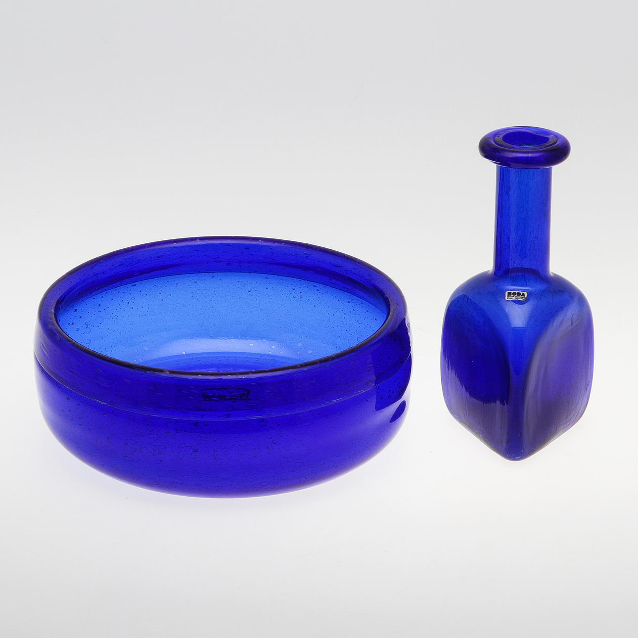 GLASFÖREMÅL, 9 delar, Bl a Orrefors, Erik Höglund.