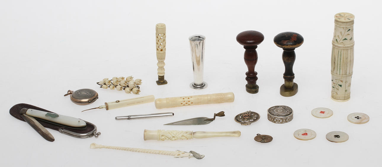 PARTI DIVERSE, delvis silver och benarbeten.