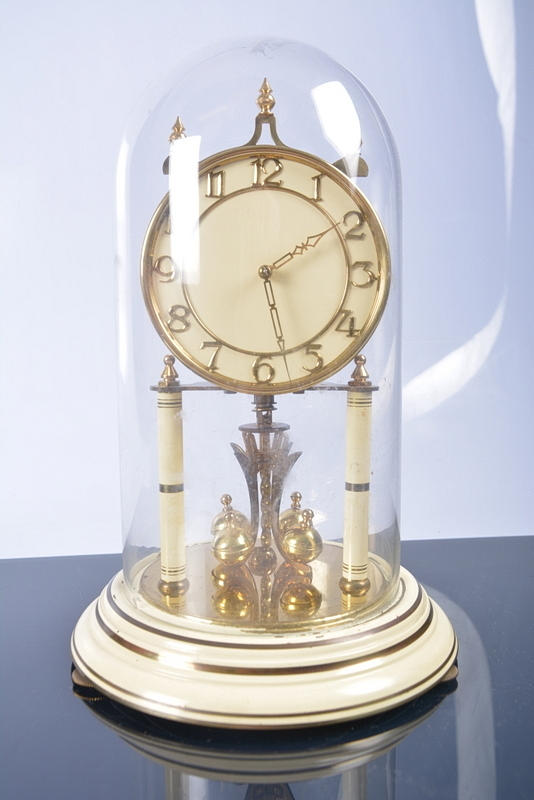 ÅRSUR, med glaskupa, 1900-tal.