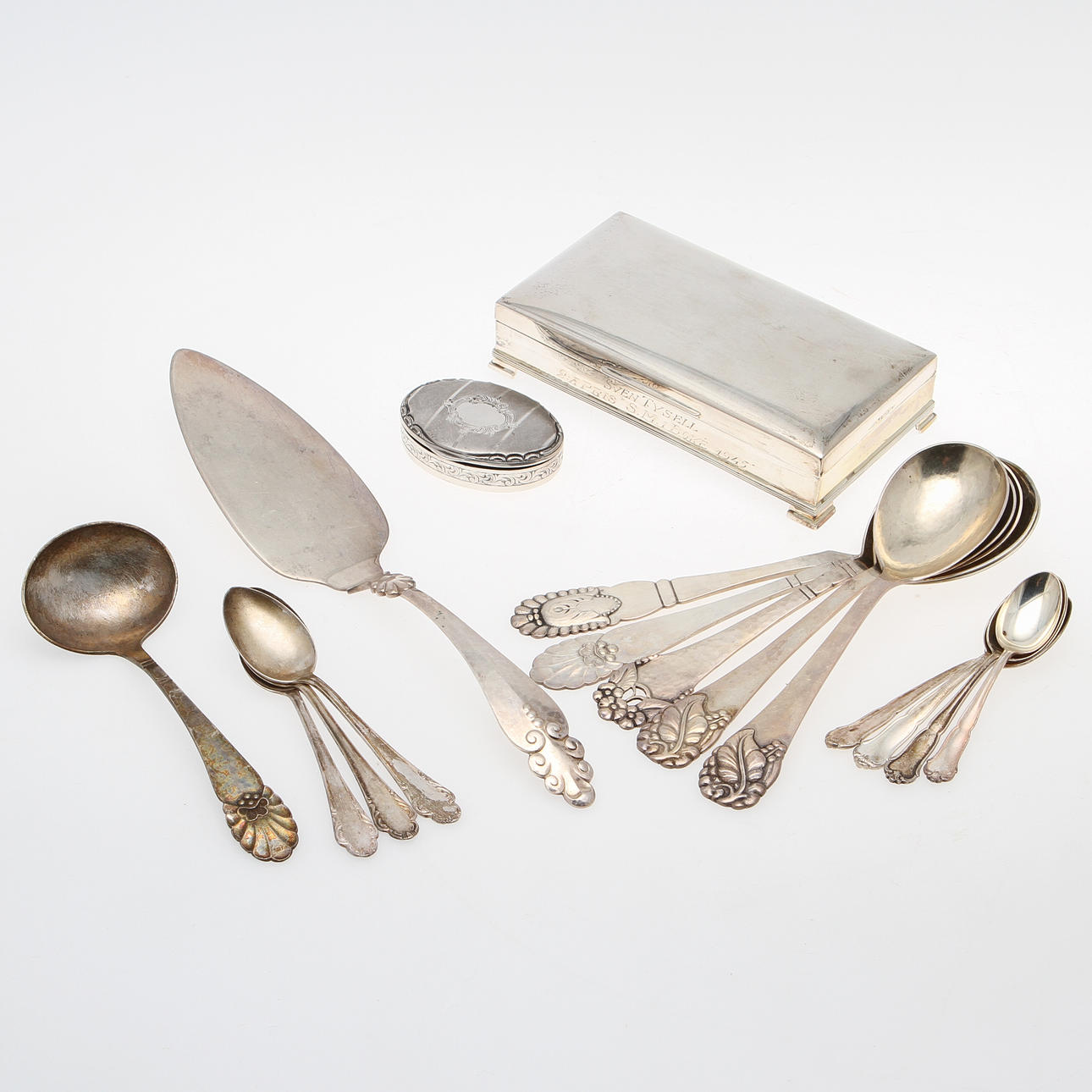 SILVERFÖREMÅL, 16 delar. Ca 500 gram.