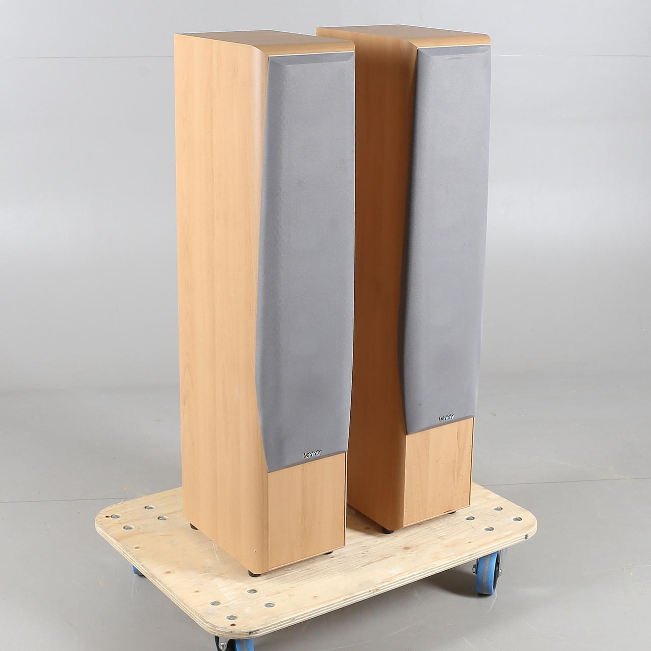 LAUTSPRECHER, ein Paar, Infinity Primus 360, zeitgenössisch.