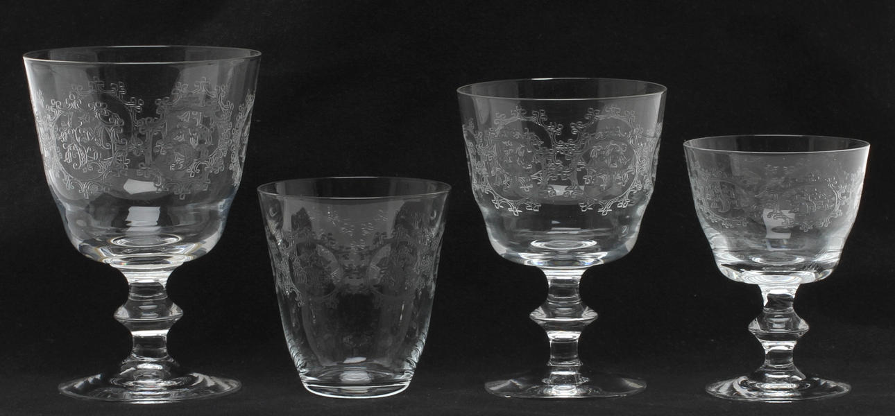 GLASSERVISDELAR, ca 55 delar, glas, "Elon" Edvin Ollers Kosta, pantografierad, 1900-tal.